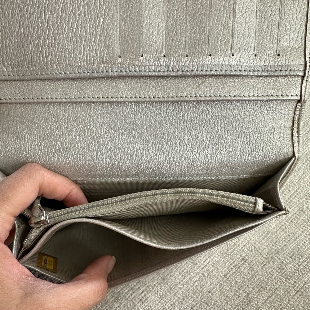 CHANEL Camelia Wallet Leather Silver CC - Picture 8 of 11